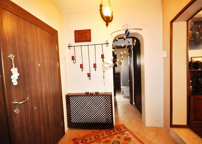 Merkezde Müstakil Havuzlu Villa