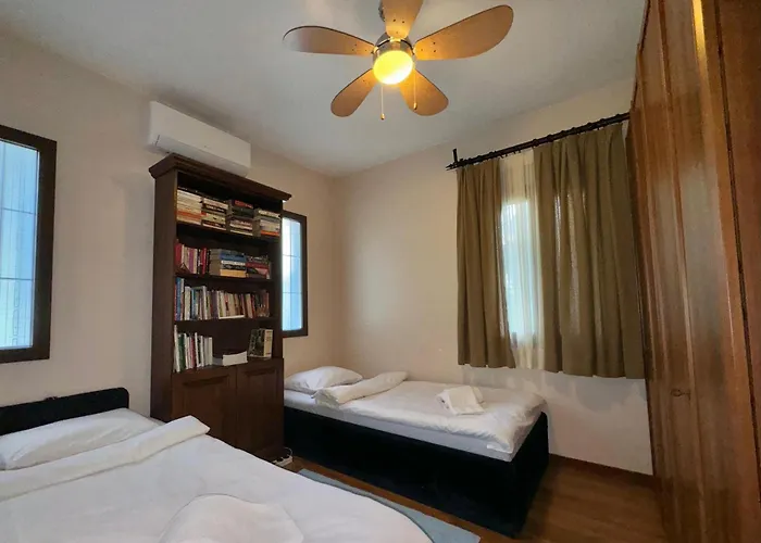 Merkezde Müstakil Havuzlu Villa Bodrum