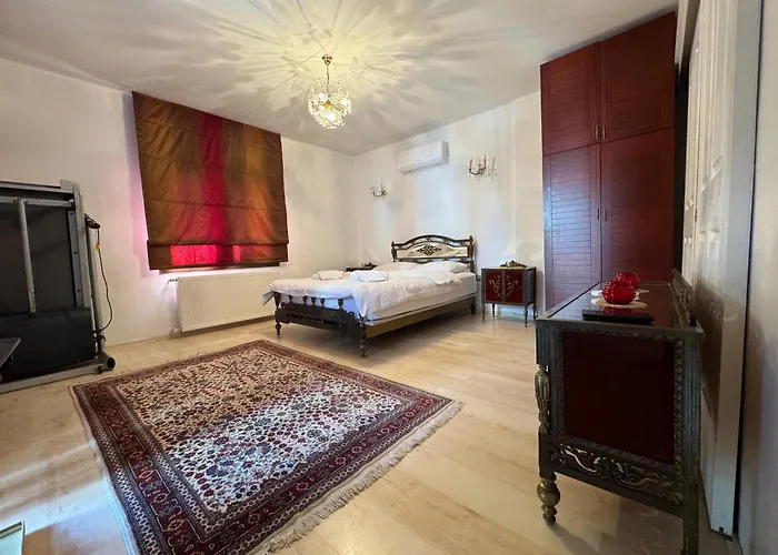 Villa Merkezde Müstakil Havuzlu Bodrum