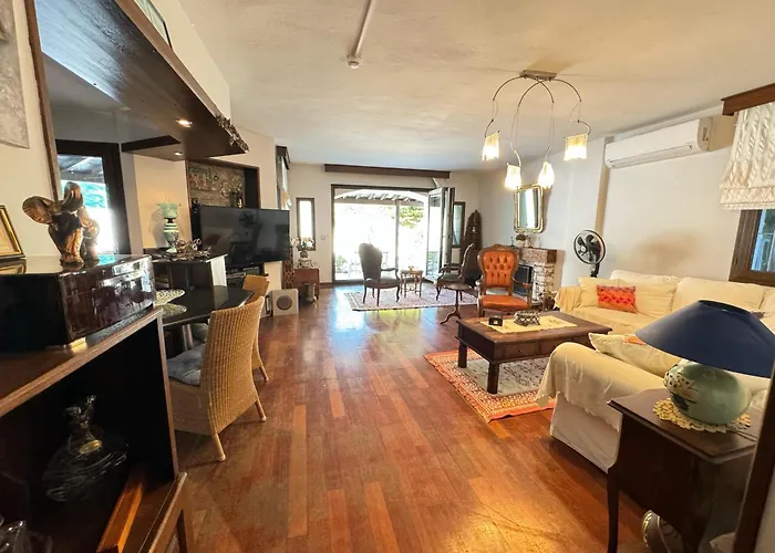 Villa Merkezde Müstakil Havuzlu Bodrum