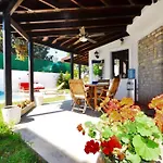 Villa Merkezde Muestakil Havuzlu *