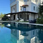 Merkezde Müstakil Havuzlu *
