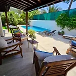 Merkezde Müstakil Havuzlu * Bodrum