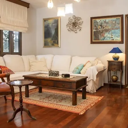 Merkezde Muestakil Havuzlu * Bodrum