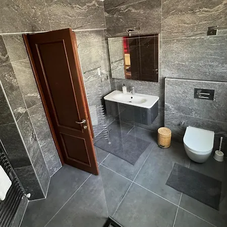 Merkezde Muestakil Havuzlu 빌라 *