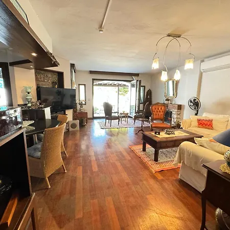 빌라 Merkezde Muestakil Havuzlu Bodrum