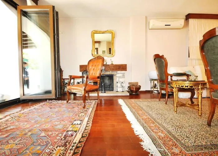 Villa Merkezde Müstakil Havuzlu Bodrum