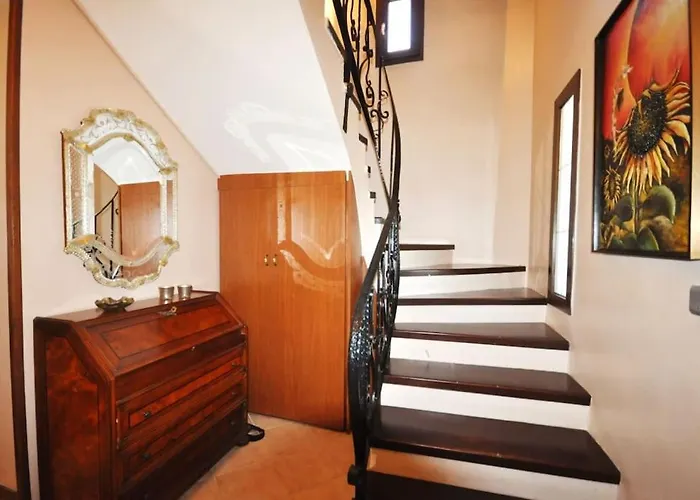 Villa Merkezde Müstakil Havuzlu