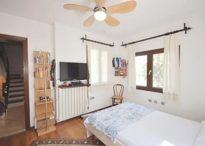 Merkezde Müstakil Havuzlu Villa Bodrum
