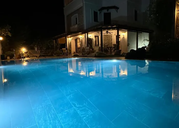 Villa Merkezde Müstakil Havuzlu