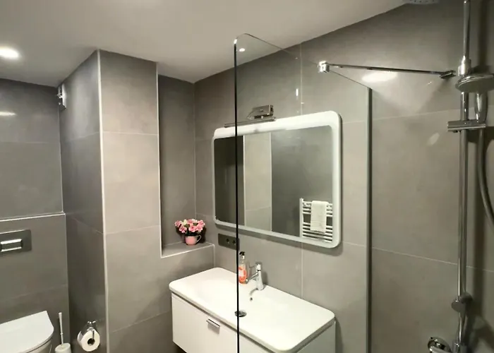 Merkezde Müstakil Havuzlu Villa