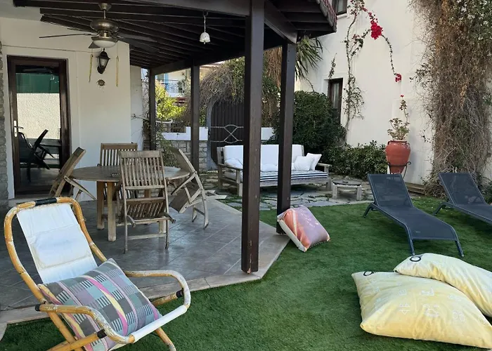 Villa Merkezde Müstakil Havuzlu *