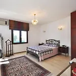 Vilă Merkezde Muestakil Havuzlu