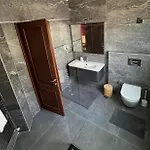 Merkezde Muestakil Havuzlu Vilă *